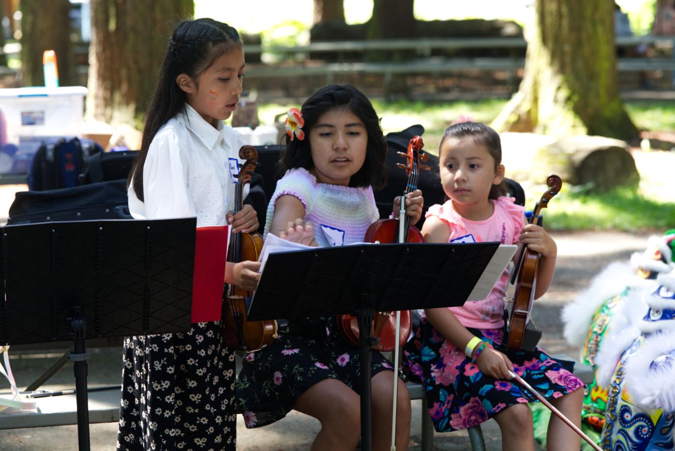 youth violinist perform