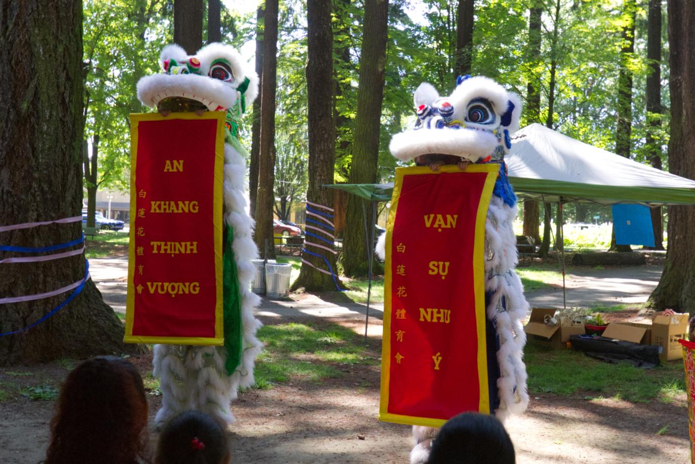 lion dancer signs