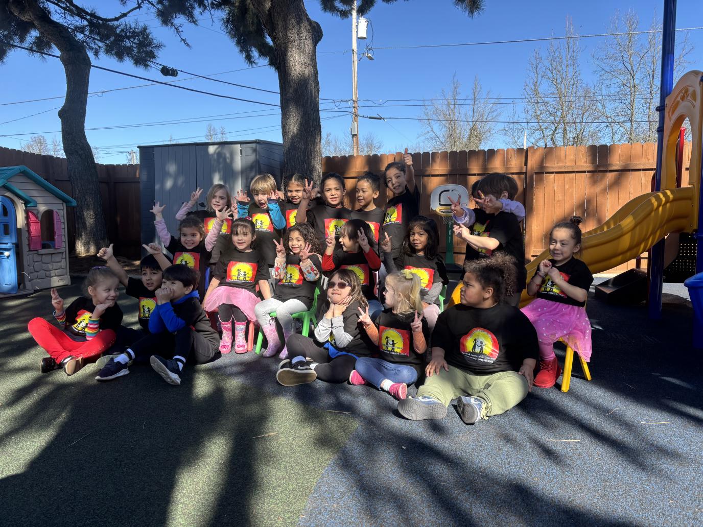 Kids at Pequeños Exploradores